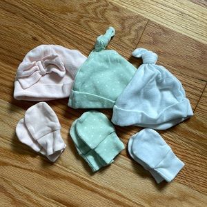 LAST CHANCE! 🎈CLOUD ISLAND NWOT Set of 3 Infant Girl Hat/Mittens NB
